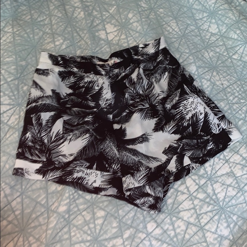 Palm tree summer flowy shorts